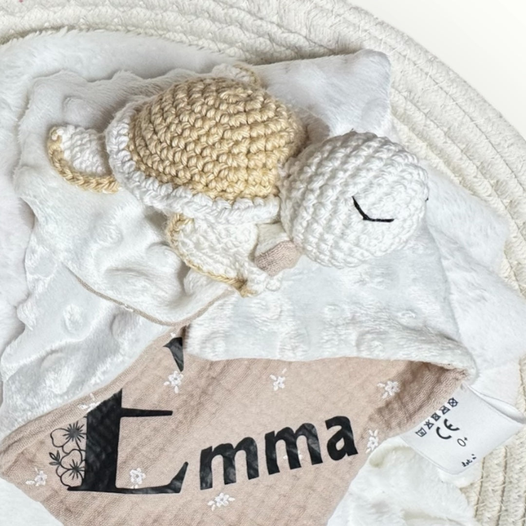 Doudou Lunéa, création artisanale douce pour bébé et personnalisable